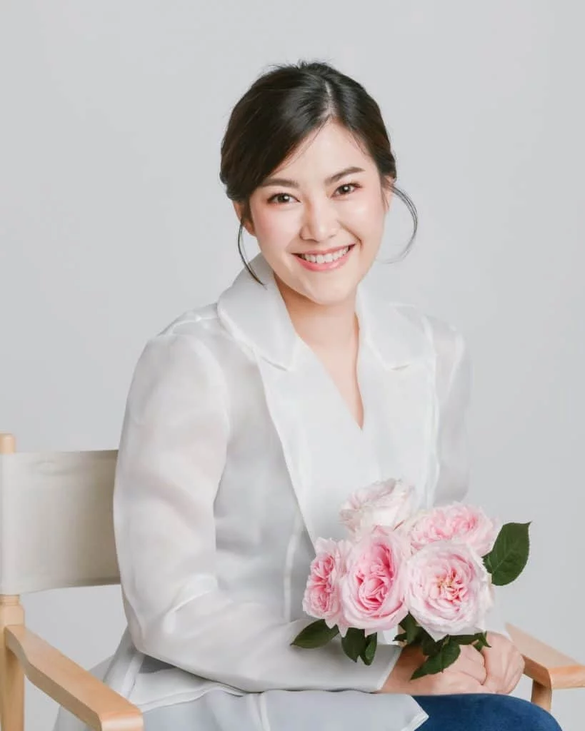 พญ.สิริญา ทิพรักษ์ (คุณหมออิ๋ว) — ผู้ก่อตั้ง Symmony Skin